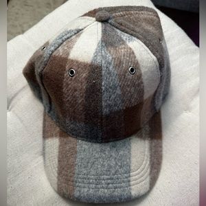 NEVER WORN - Super Soft Baseball Hat